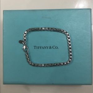 Tiffany & Co. Jewelry - Tiffany Venetian 7.5. Tiffany & Co. Jewelry - Tiffany Venetian 7.5.